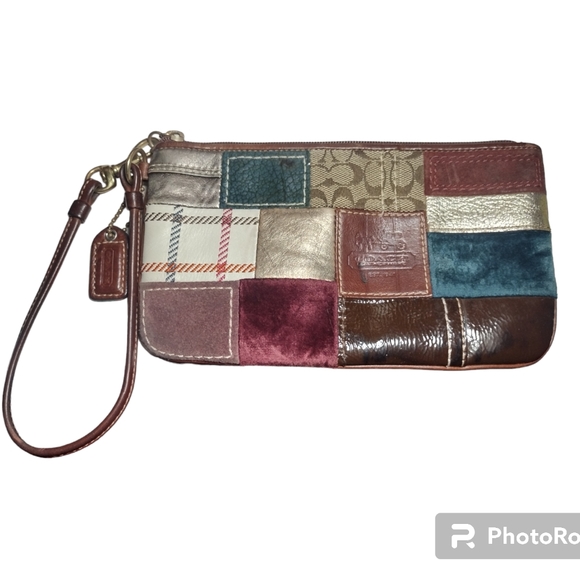 Coach Limited Addition Patchwork Holiday Tote w/ Matching Wristlet - Picture 4 of 16